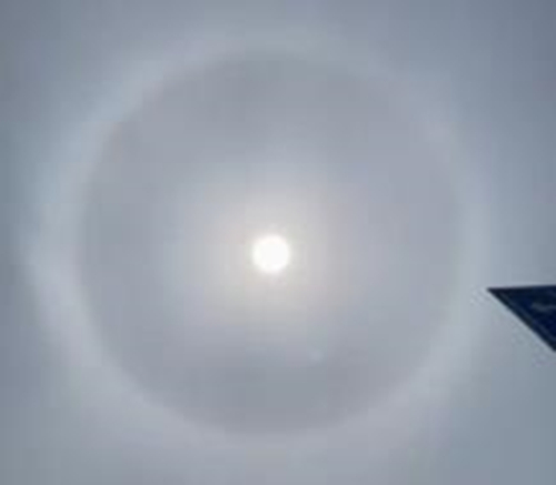 北京天空出现日晕天象