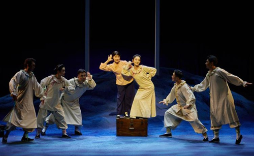 北京曲剧《城南旧事》首演 京腔京韵重现北平记忆