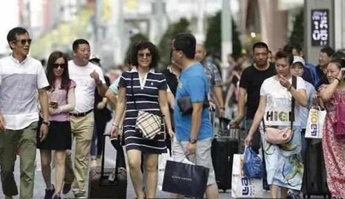 中国游客赴日骤减