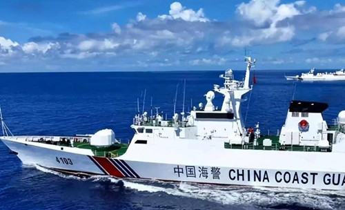 中国海警赴中国黄岩岛领海执法巡查