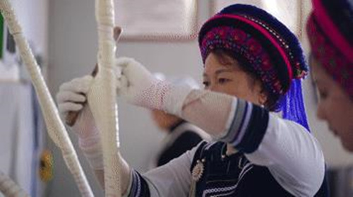 大理洱源：乳扇飘香富