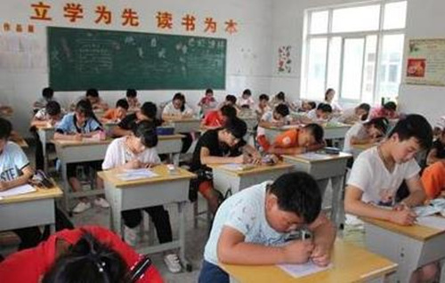 一学期考一次 减轻小学生负担