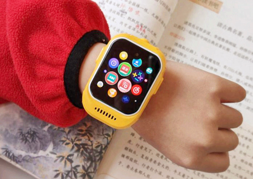 儿童电话手表不该攀比“大佬”
