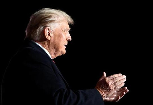 特朗普宣布美军将建造“特朗普级”战舰