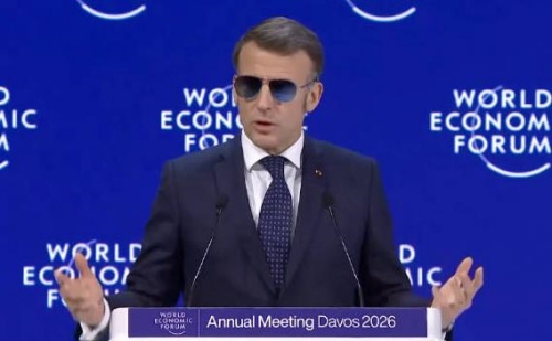 马克龙：不会向霸凌者屈服