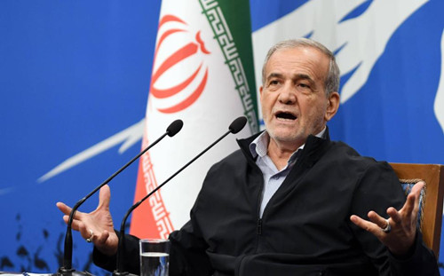 伊朗总统：坚决回击任何侵犯行为