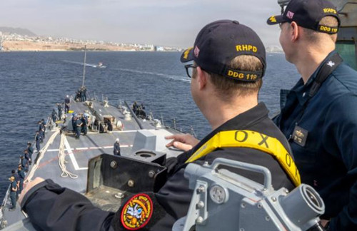 美驱逐舰离开以色列