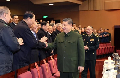 习近平向全军老同志祝贺新春