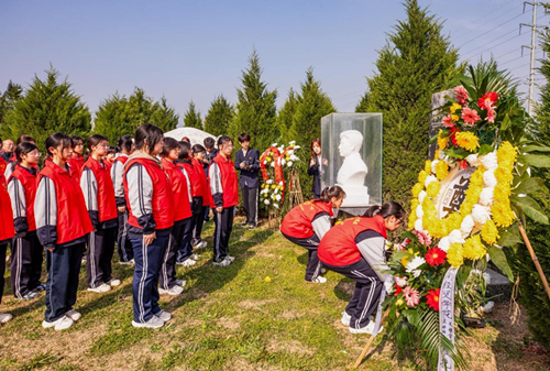 河南原阳县举行纪念红旗渠英烈吴祖太主题活动
