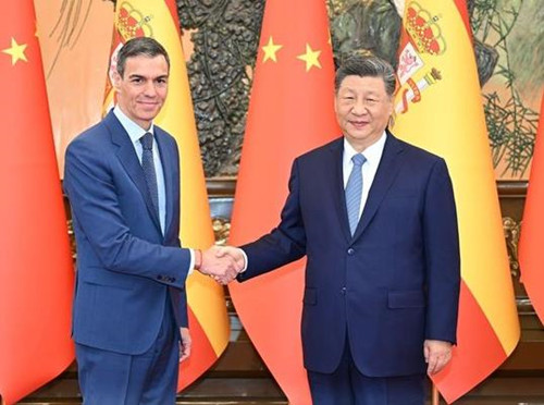 习近平会见西班牙首相桑切斯
