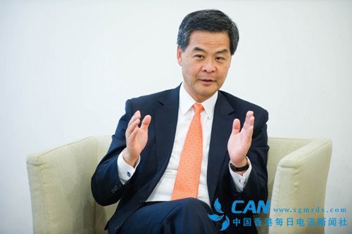 梁振英：香港警方的优先次序理应高于电台和报章