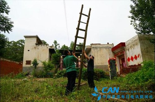 河南大学生“掏鸟案”再逆转 案发现场疑似造假