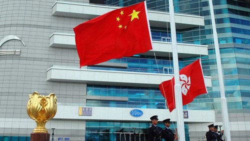 外交部驻港公署：英方须谨言慎行 停止干预香港事务。