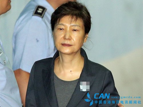 二十六日  韩国前总统朴槿惠再度出庭受审