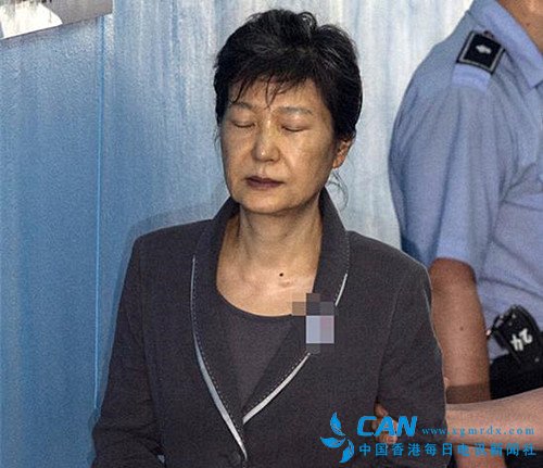 韩国前总统朴槿惠出院 4天迎2场公审 走路犯困多次闭眼