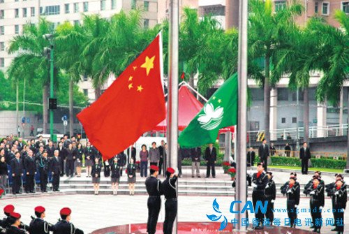 澳门警察给香港记者“补知识”：香港只是地区，国籍是中国