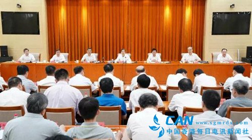中央政法委书记：把打“保护伞”作为主攻方向