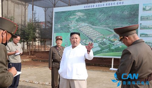 朝鲜最高领导人金正恩视察朝鲜光川养鸡厂建设工地