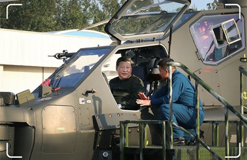 习主席登上我的战机