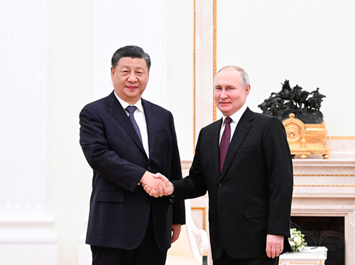 北京—莫斯科，世界瞩目的握手时刻