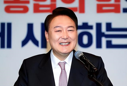 尹锡悦被韩国网民痛批“走狗”