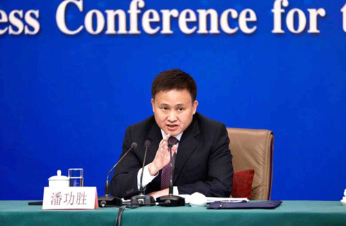 潘功胜：进一步推动金融机构降低实际贷款利率