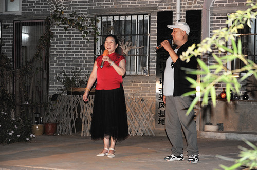 欢歌笑语，上断村举行中秋联欢晚会