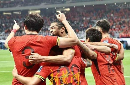 国足主场2:1胜印尼！