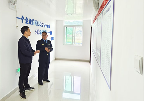 白子华：在监管中服务，在服务中监管