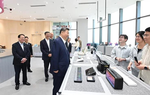 时政微观察丨“跑好历史的接力棒”