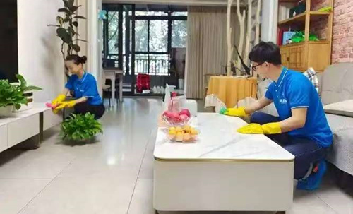 家政服务：从“生计选择”到“职业向往”