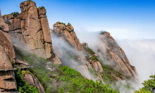 灵山春涨，赴一场春山