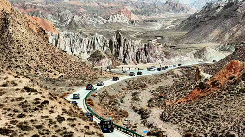 一条公路串起甘青美景