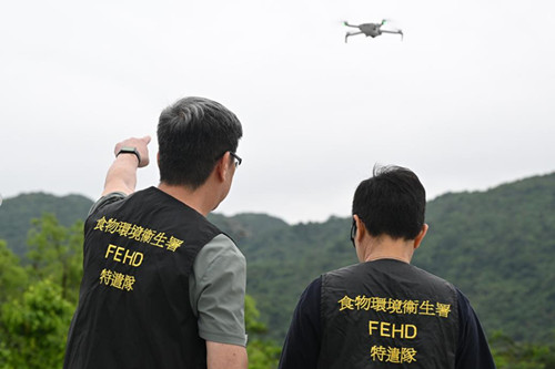 香港：用无人机巡视街