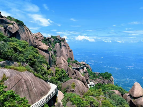 到江西上饶灵山登顶纳