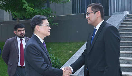 行政长官：中亚之行达成多项成果