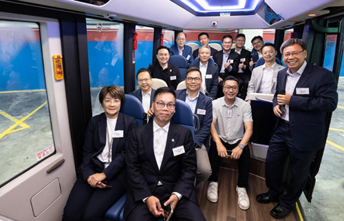 立法会交通事务委员会参观城巴车厂