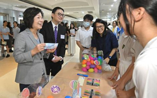 教育局局长参加学生守护大使计划成功分享活动