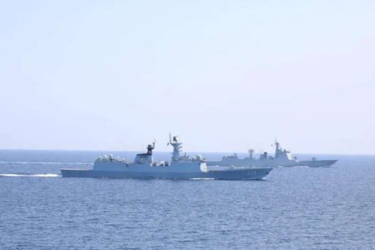 海军第48批护航编队完成亚丁湾护航任务