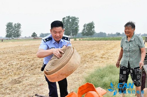 睢县：穿警服的村第一书记龚广涛