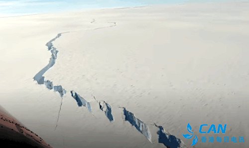 南极一座1270平方千米冰山断裂