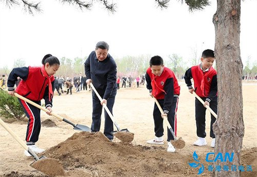 习近平总书记参加首都义务植树活动